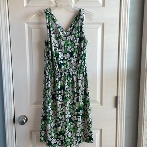 NWT Gilli Size Large Green and White Leaf Pattern Sheath Dress